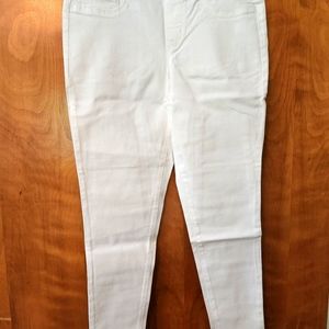 NWT Nine West Size 6 Heidi Pull-On Crop Yoga Stretch